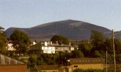 Blick von Caernafon nach Snowdonia