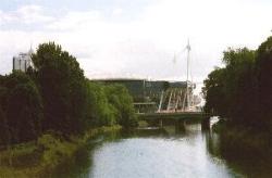 Blick vom Bute Park über den River Taff zum Millenium Stadium