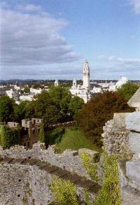 Blick von Cardiff Castle auf die Stadt