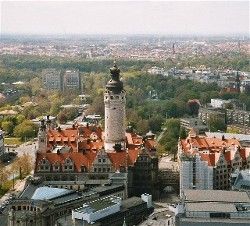 Das neue Rathaus vom City Hochhaus aus