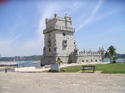 Torre de Belem am Tejo-Ufer (früher mal mitten im Tejo)