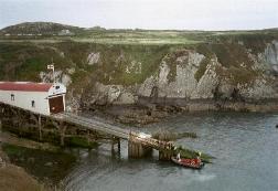 Station des Rettungsbootes und Fährableger zur Ramsey Island