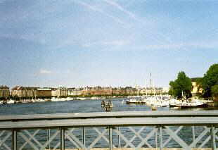 Blick von der Brücke nach Skeppsholmen